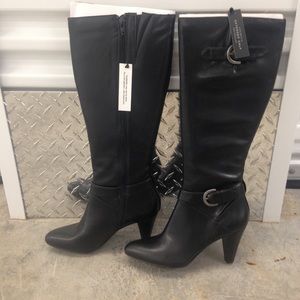New w/ box Alfani women's black boot